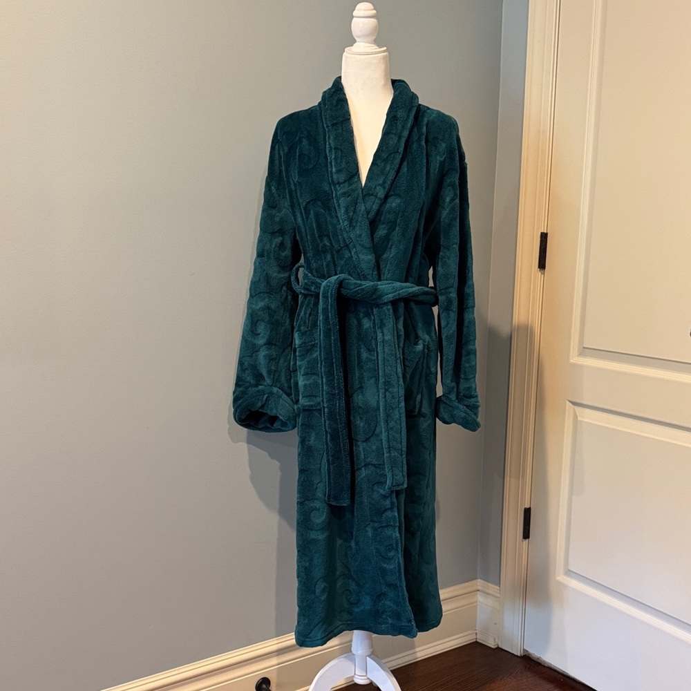 Natori Green Plush Robe